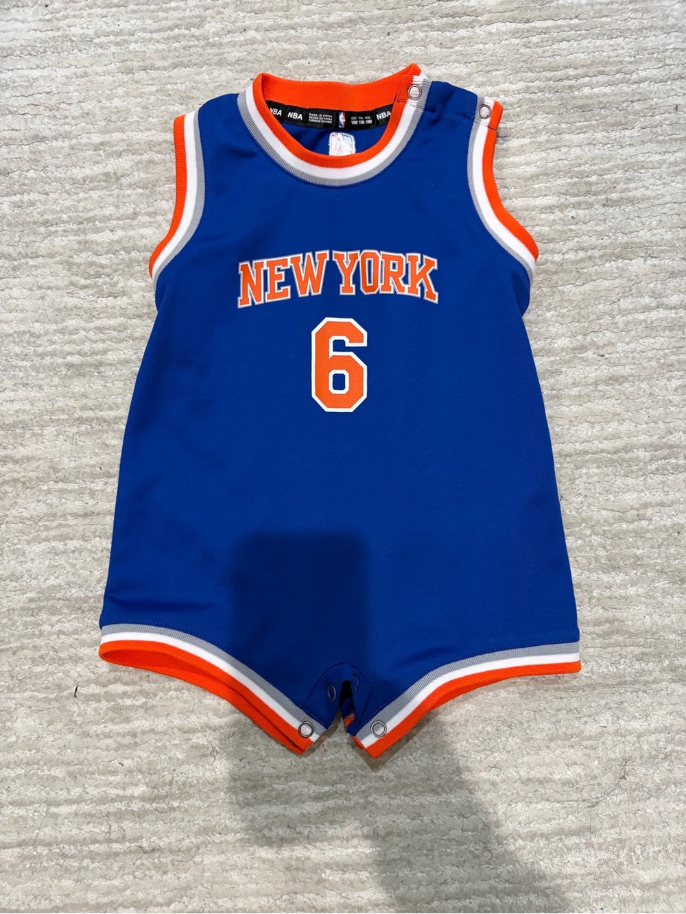 NBA New York Knicks Infant onsie Romper 18mos